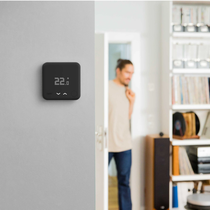 További intelligens termosztát, Tado Smart Thermostat v3+, fekete